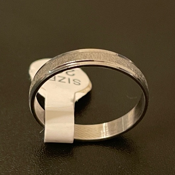 3mm silver frosted ring size 9 - Picture 8 of 8
